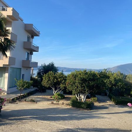 Radhimë Hotel Dini מראה חיצוני תמונה