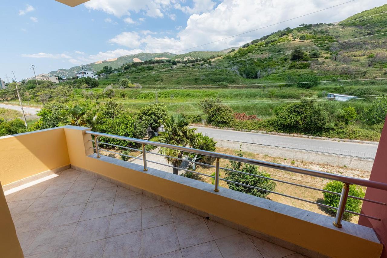 Radhimë Hotel Dini מראה חיצוני תמונה