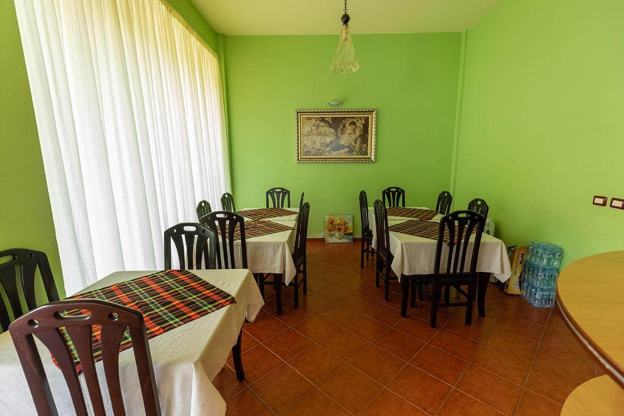 Radhimë Hotel Dini מראה חיצוני תמונה