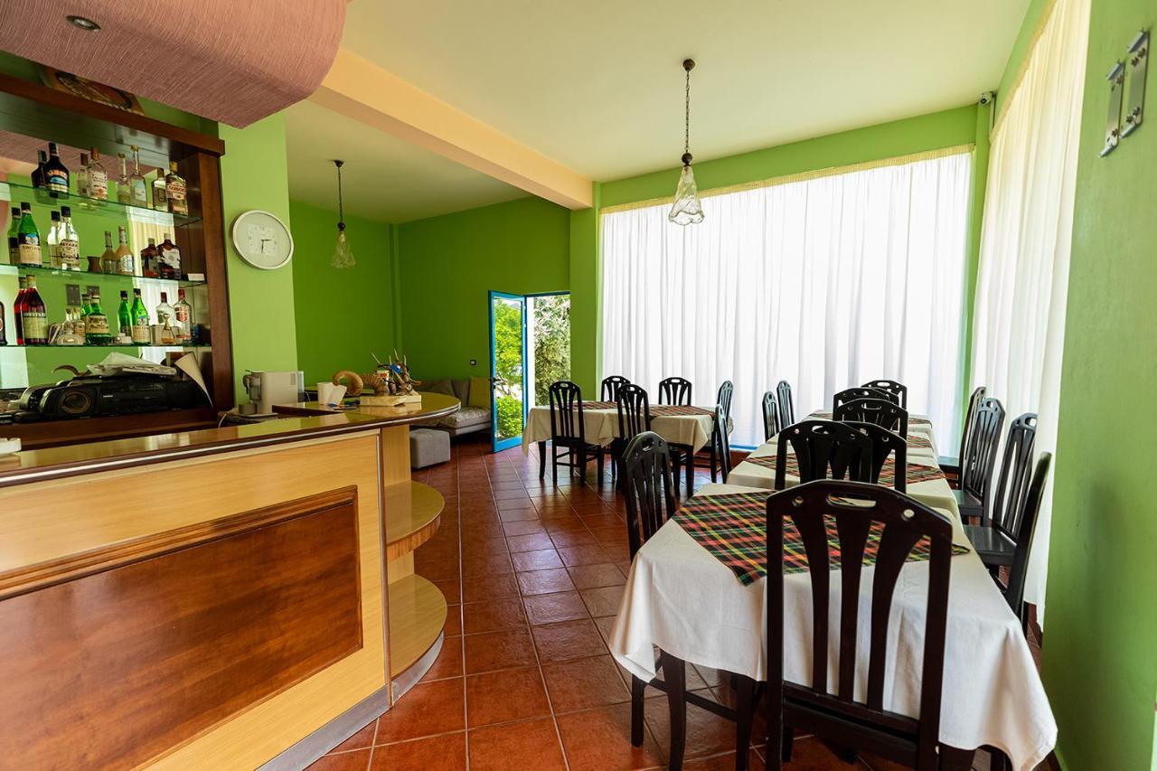 Radhimë Hotel Dini מראה חיצוני תמונה