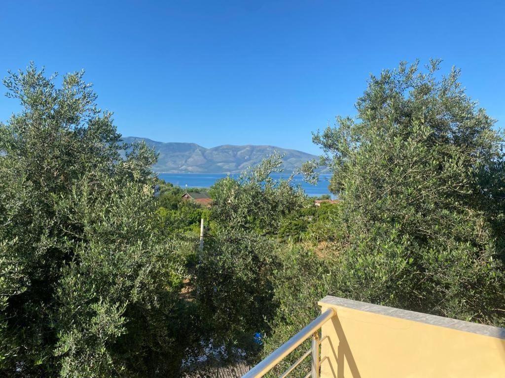 Radhimë Hotel Dini מראה חיצוני תמונה